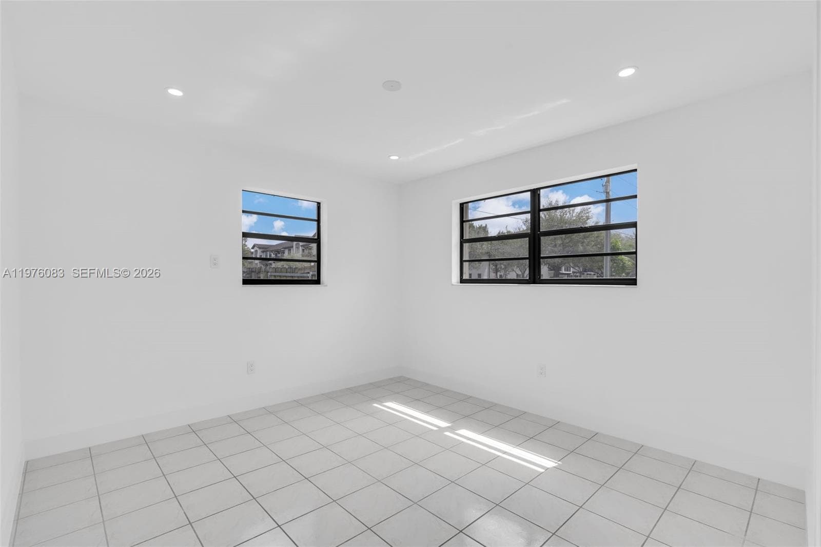 1005 W 36th Pl, Hialeah FL 33012 — 17