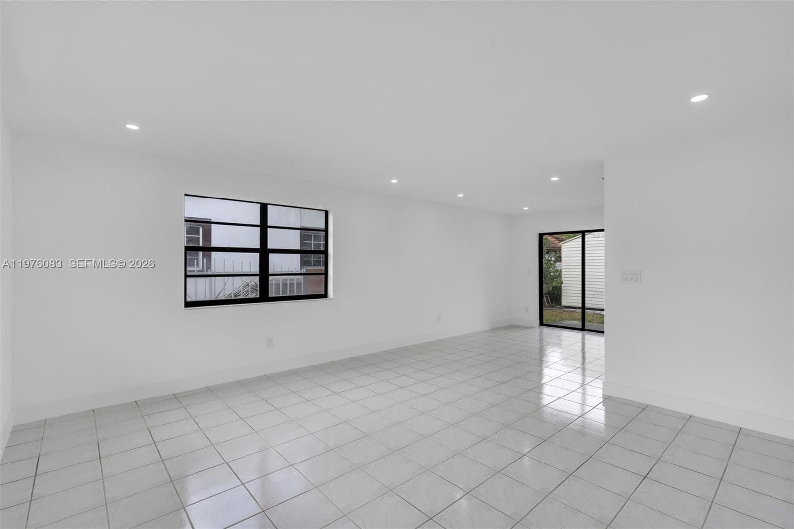 1005 W 36th Pl, Hialeah FL 33012 — 16
