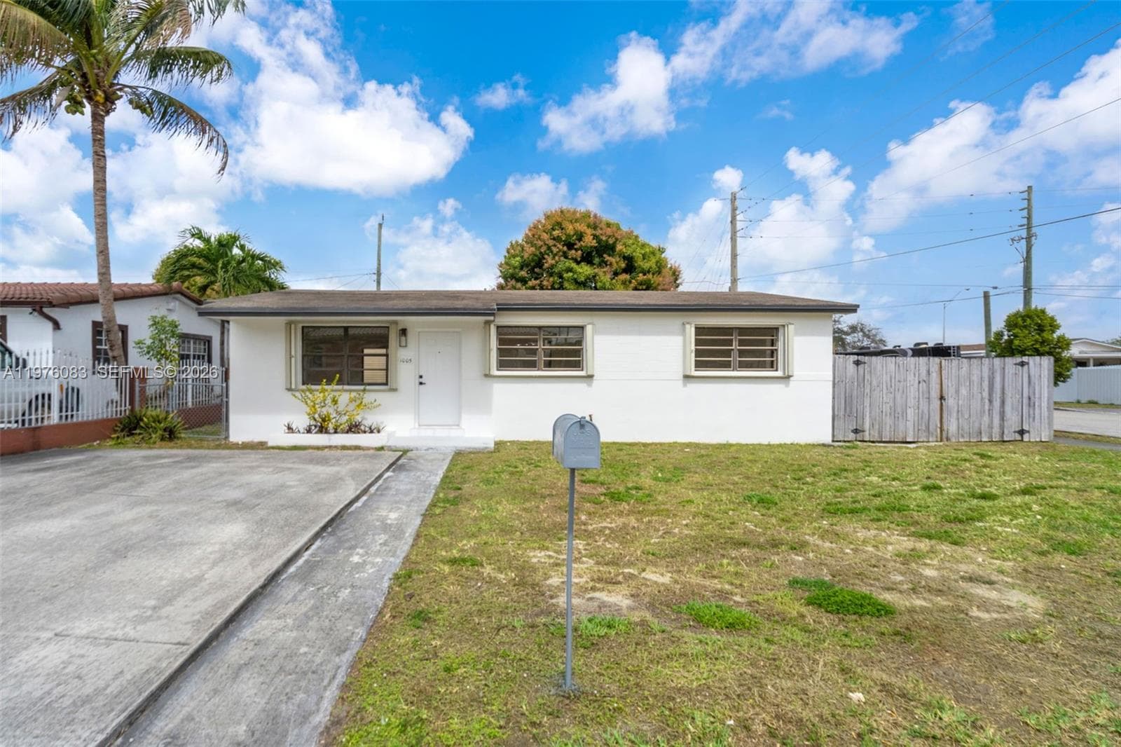 1005 W 36th Pl, Hialeah FL 33012 — 32