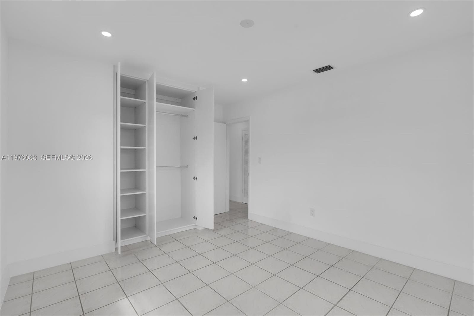 1005 W 36th Pl, Hialeah FL 33012 — 24