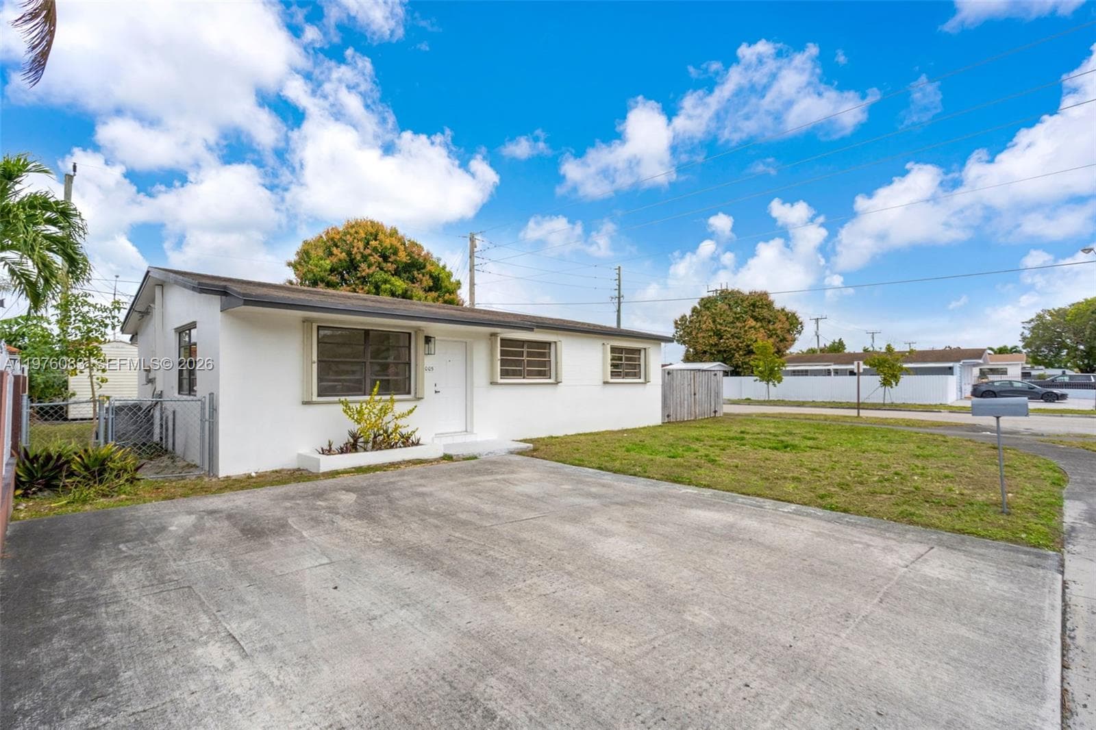 1005 W 36th Pl, Hialeah FL 33012 — 34