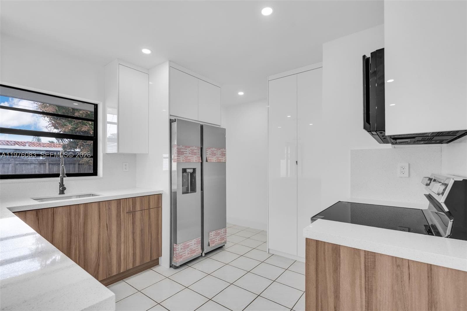1005 W 36th Pl, Hialeah FL 33012 — 10