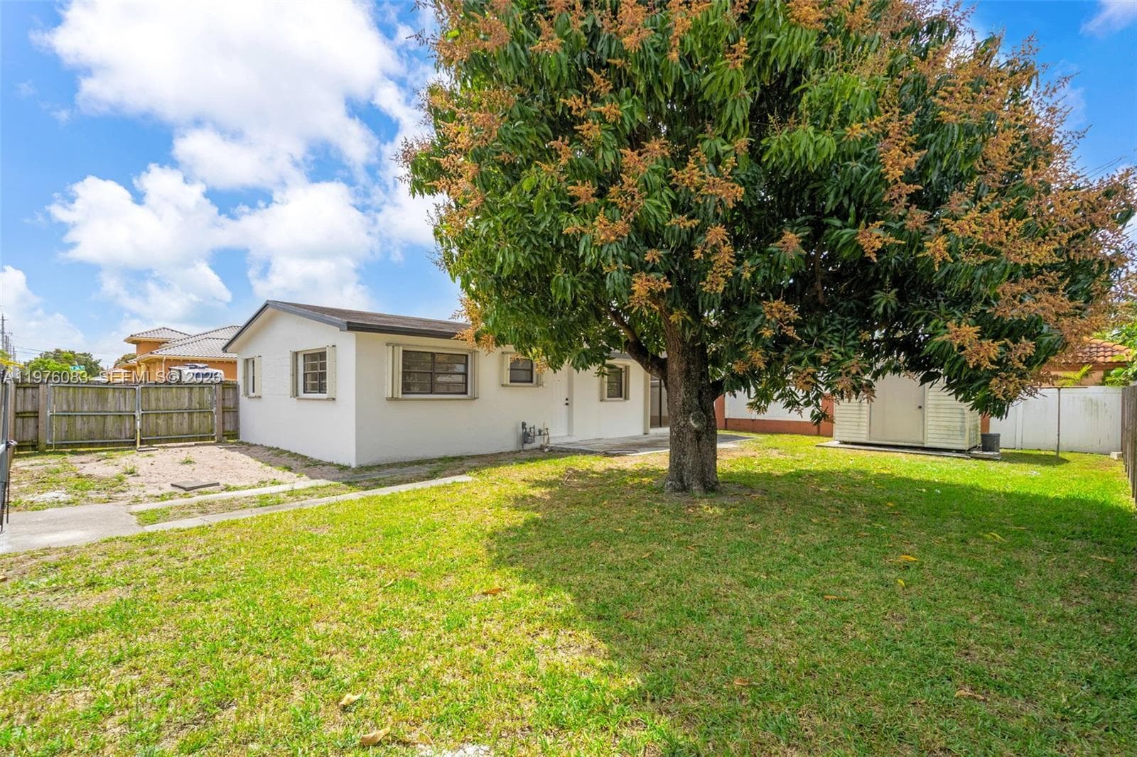 1005 W 36th Pl, Hialeah FL 33012 — 33
