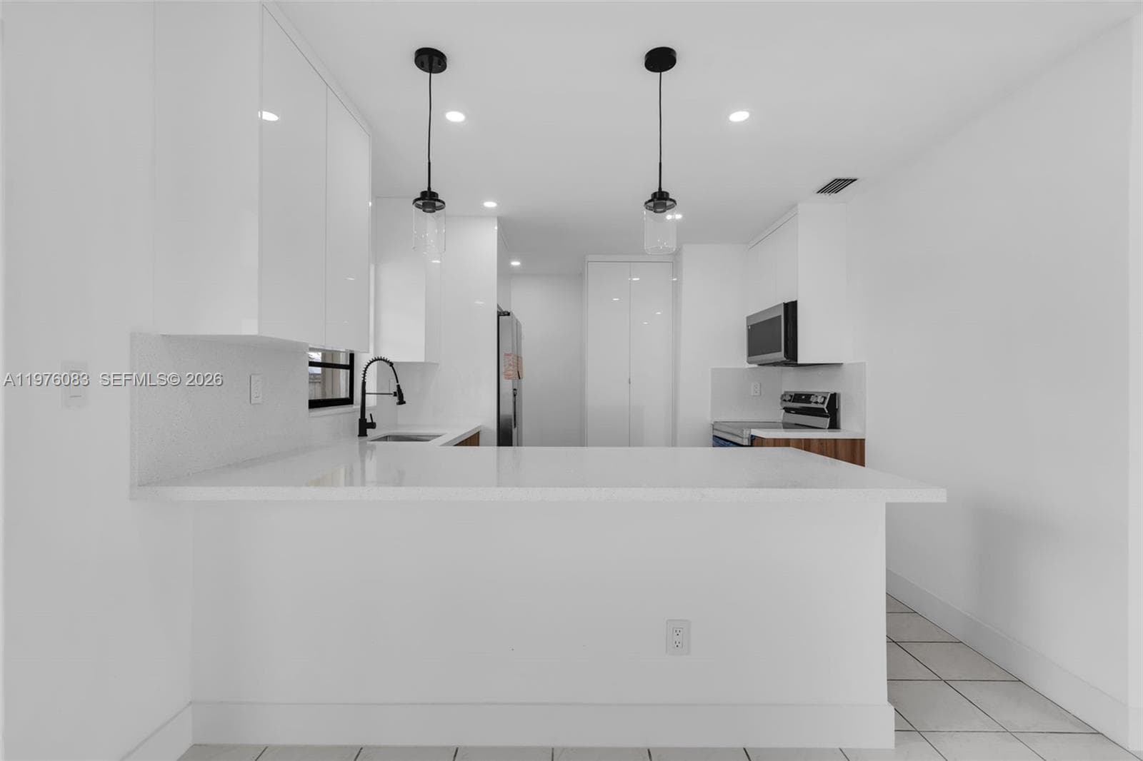 1005 W 36th Pl, Hialeah FL 33012 — 15