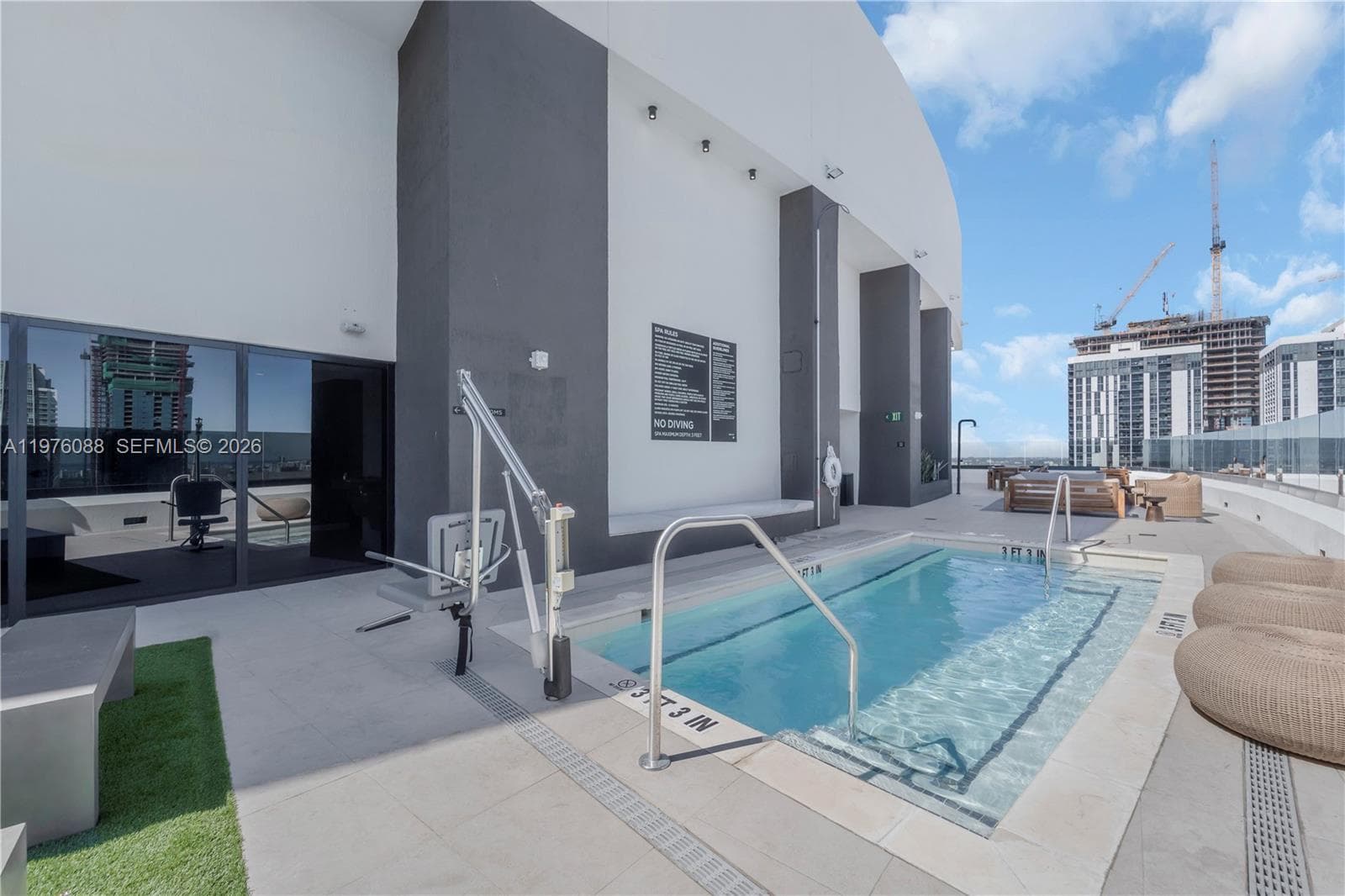225 N Miami # 3009, Miami FL 33128 — 62