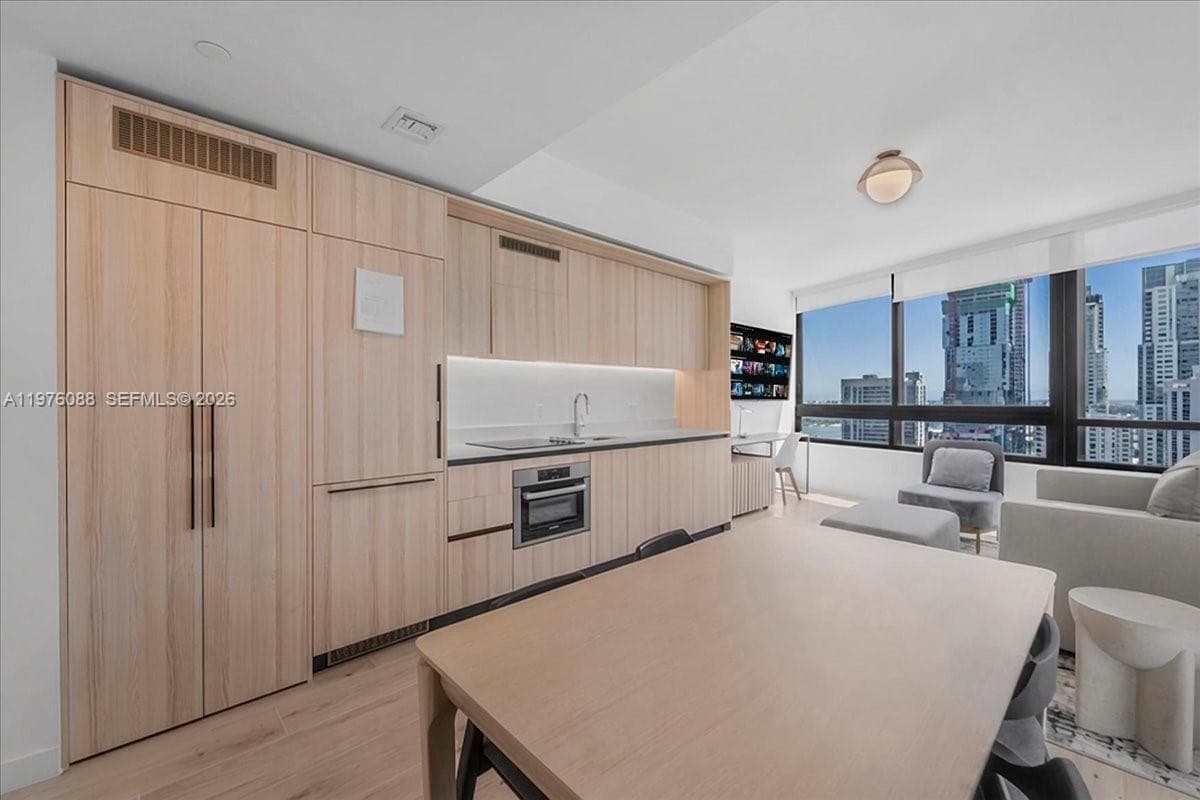 225 N Miami # 3009, Miami FL 33128 — 2