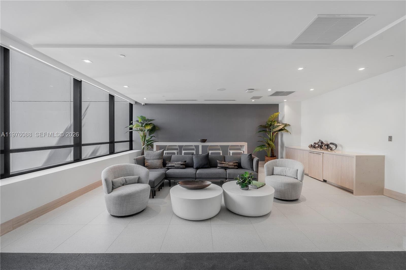 225 N Miami # 3009, Miami FL 33128 — 43