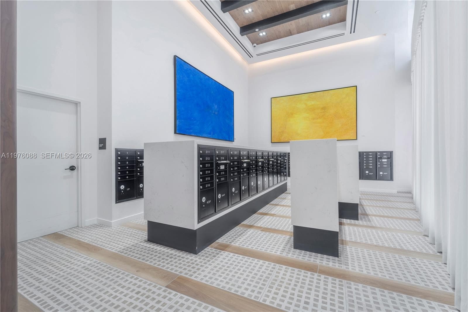 225 N Miami # 3009, Miami FL 33128 — 66