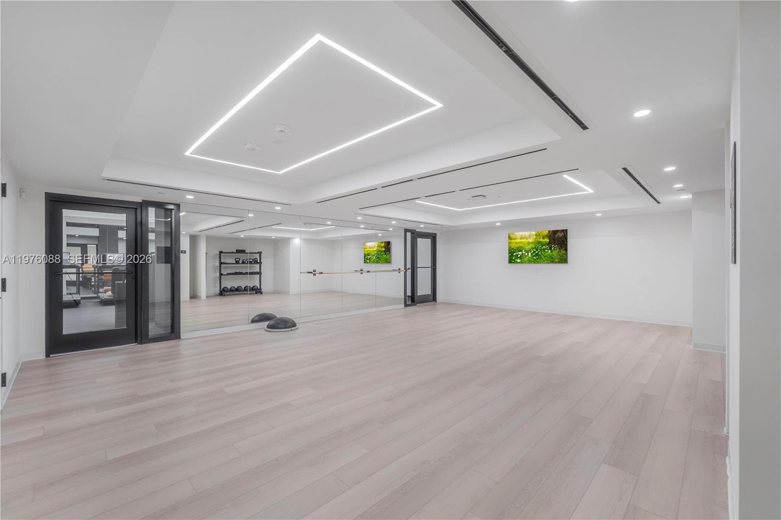 225 N Miami # 3009, Miami FL 33128 — 24