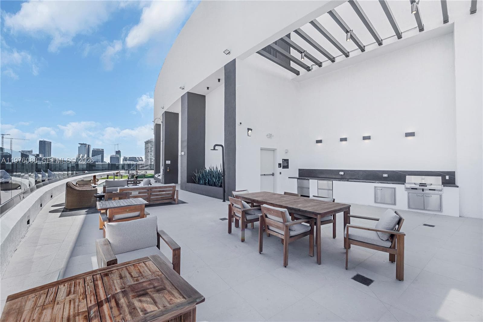 225 N Miami # 3009, Miami FL 33128 — 65