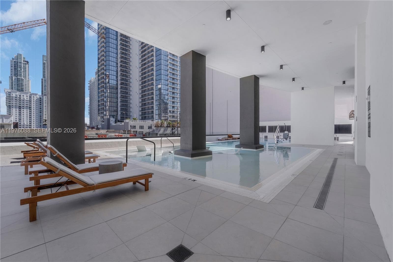 225 N Miami # 3009, Miami FL 33128 — 45