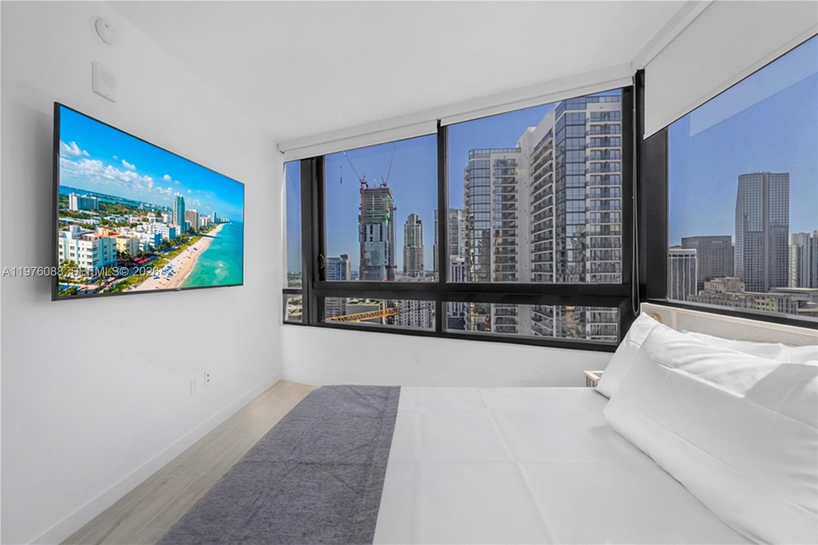 225 N Miami # 3009, Miami FL 33128 — 15