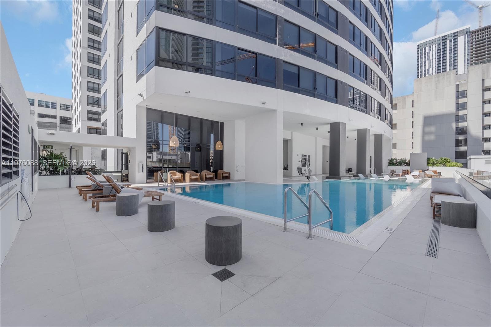 225 N Miami # 3009, Miami FL 33128 — 48