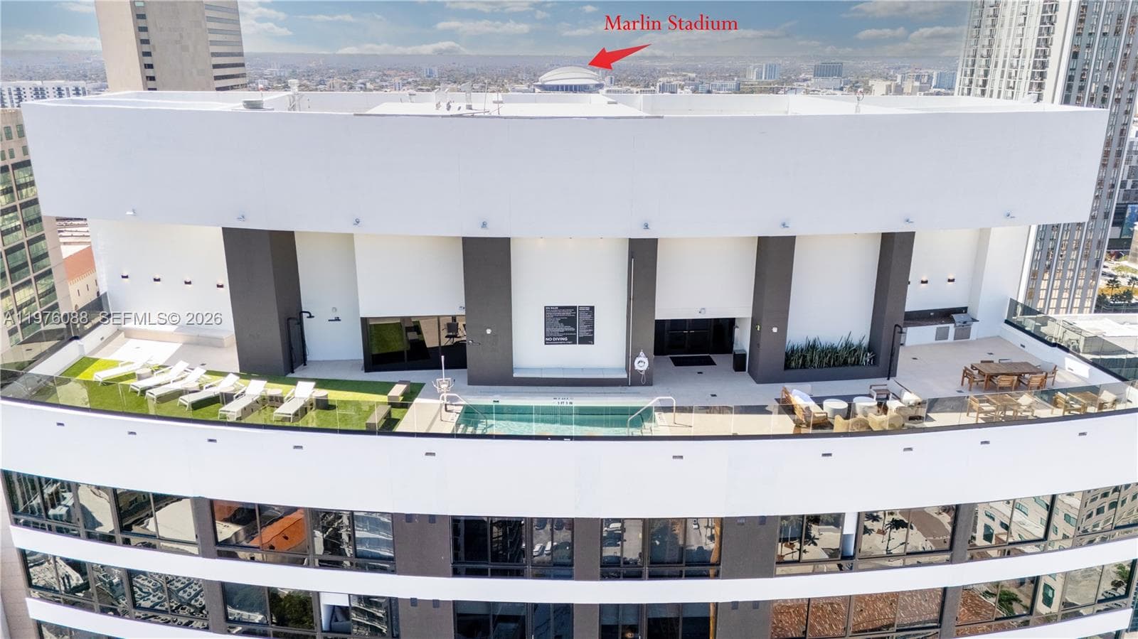 225 N Miami # 3009, Miami FL 33128 — 60