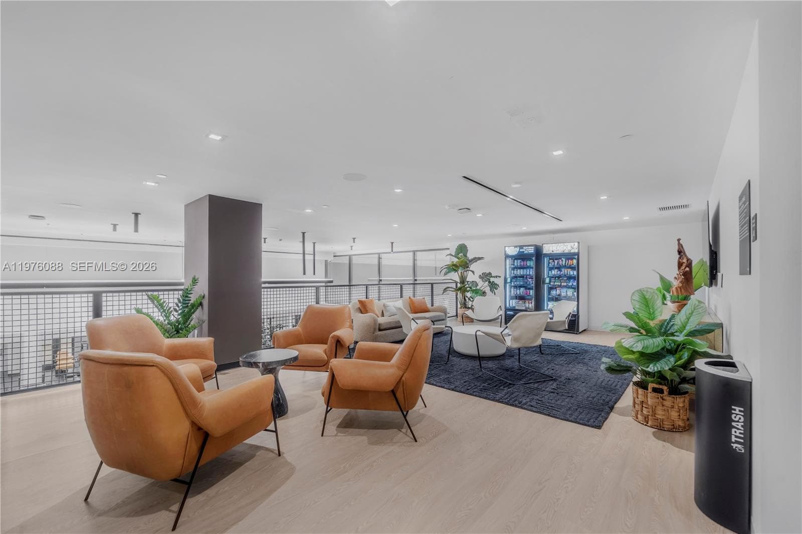 225 N Miami # 3009, Miami FL 33128 — 29
