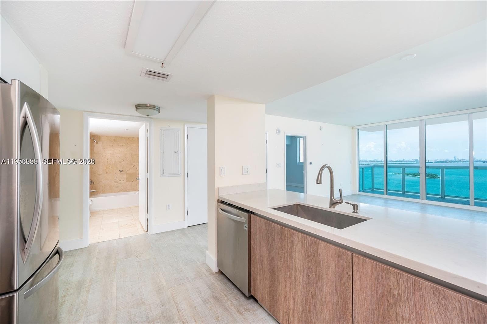 1800 N Bayshore Dr # 2503, Miami FL 33132 — 7