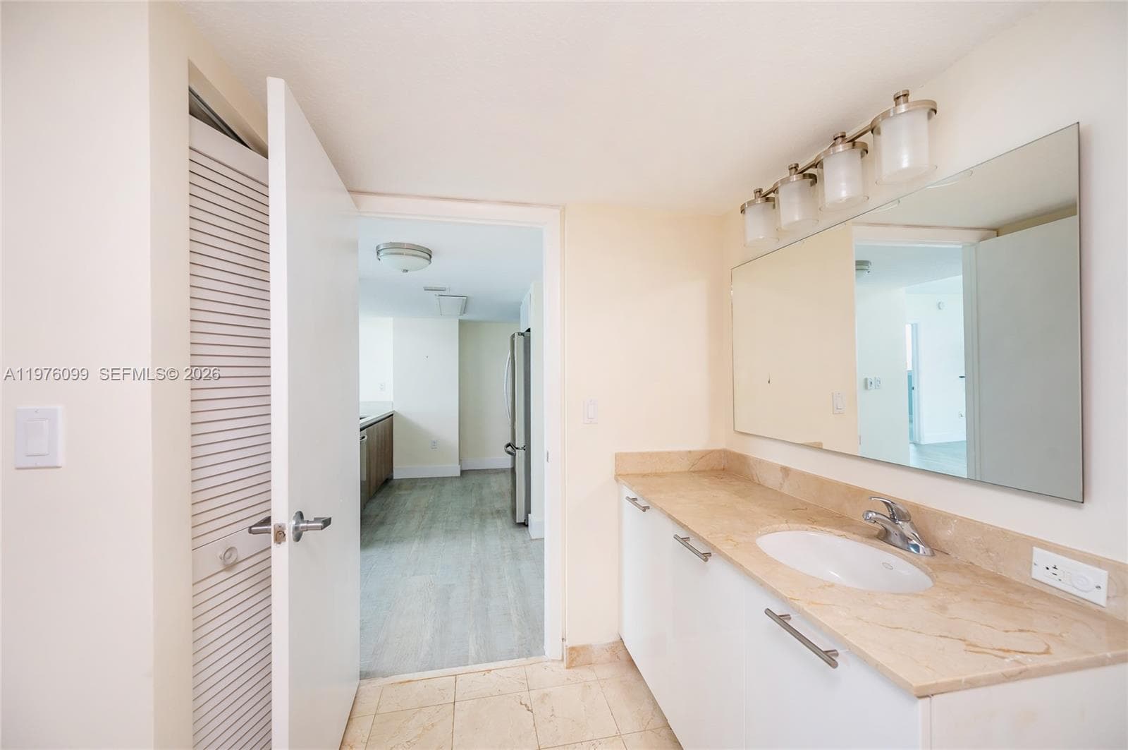 1800 N Bayshore Dr # 2503, Miami FL 33132 — 25