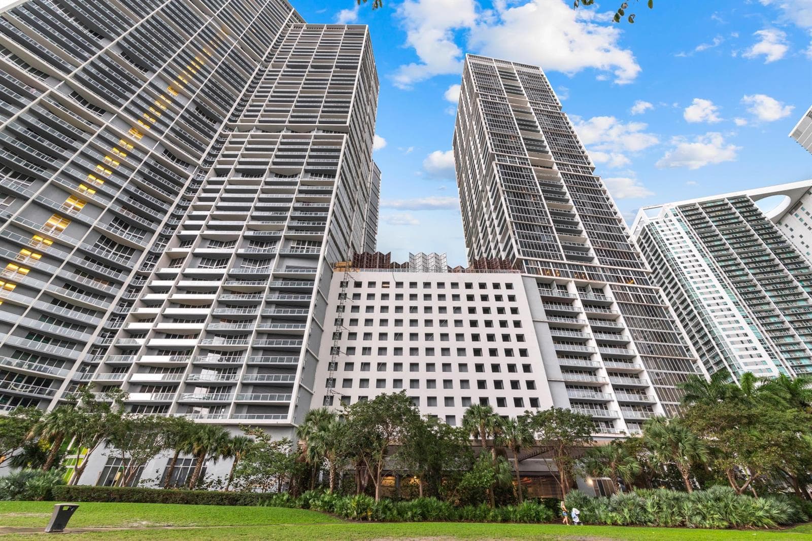 485 Brickell Avenue # 2506, Miami FL 33131 — 34