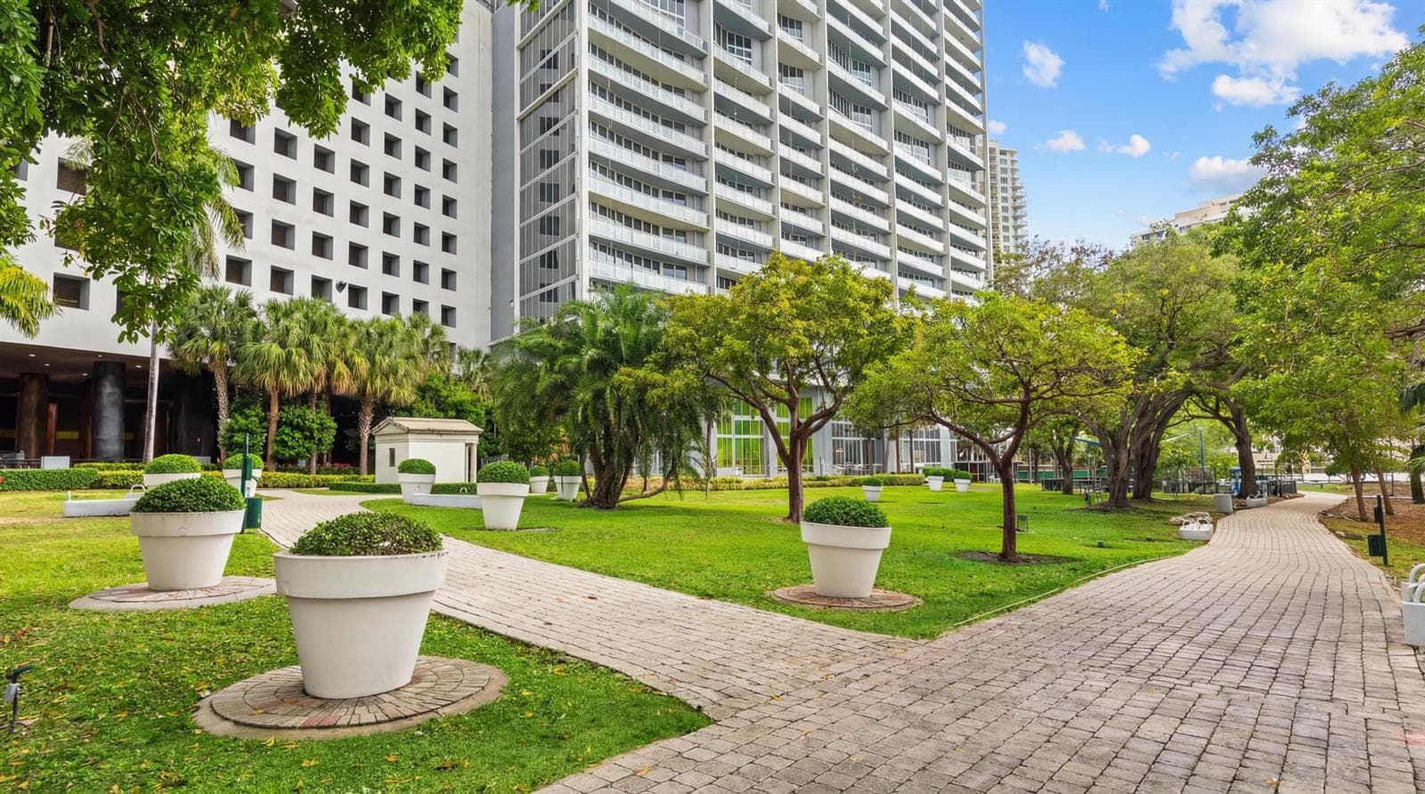 485 Brickell Avenue # 2506, Miami FL 33131 — 33