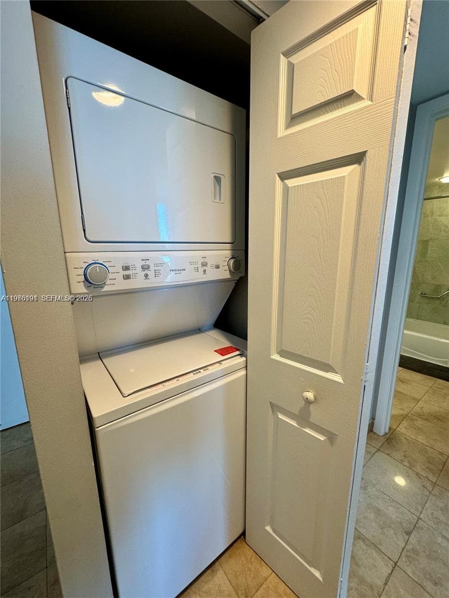 18683 COLLINS AV # 2306, Sunny Isles Beach FL 33160 — 17