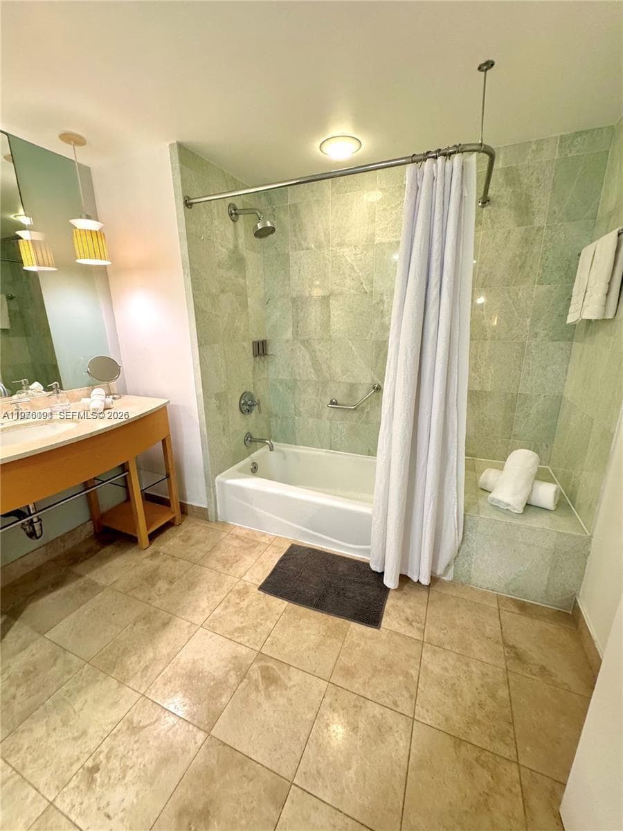 18683 COLLINS AV # 2306, Sunny Isles Beach FL 33160 — 15