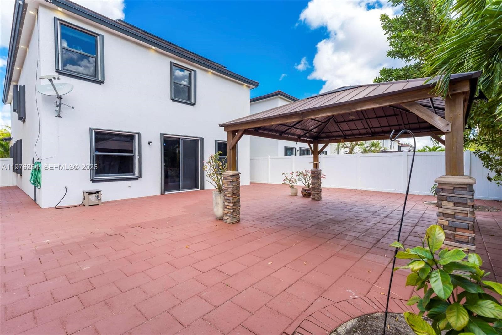 3440 W 100th Ter, Hialeah FL 33018 — 56