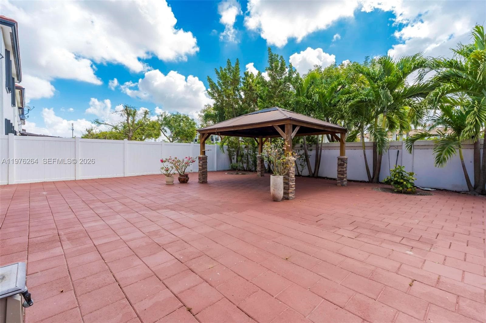 3440 W 100th Ter, Hialeah FL 33018 — 54