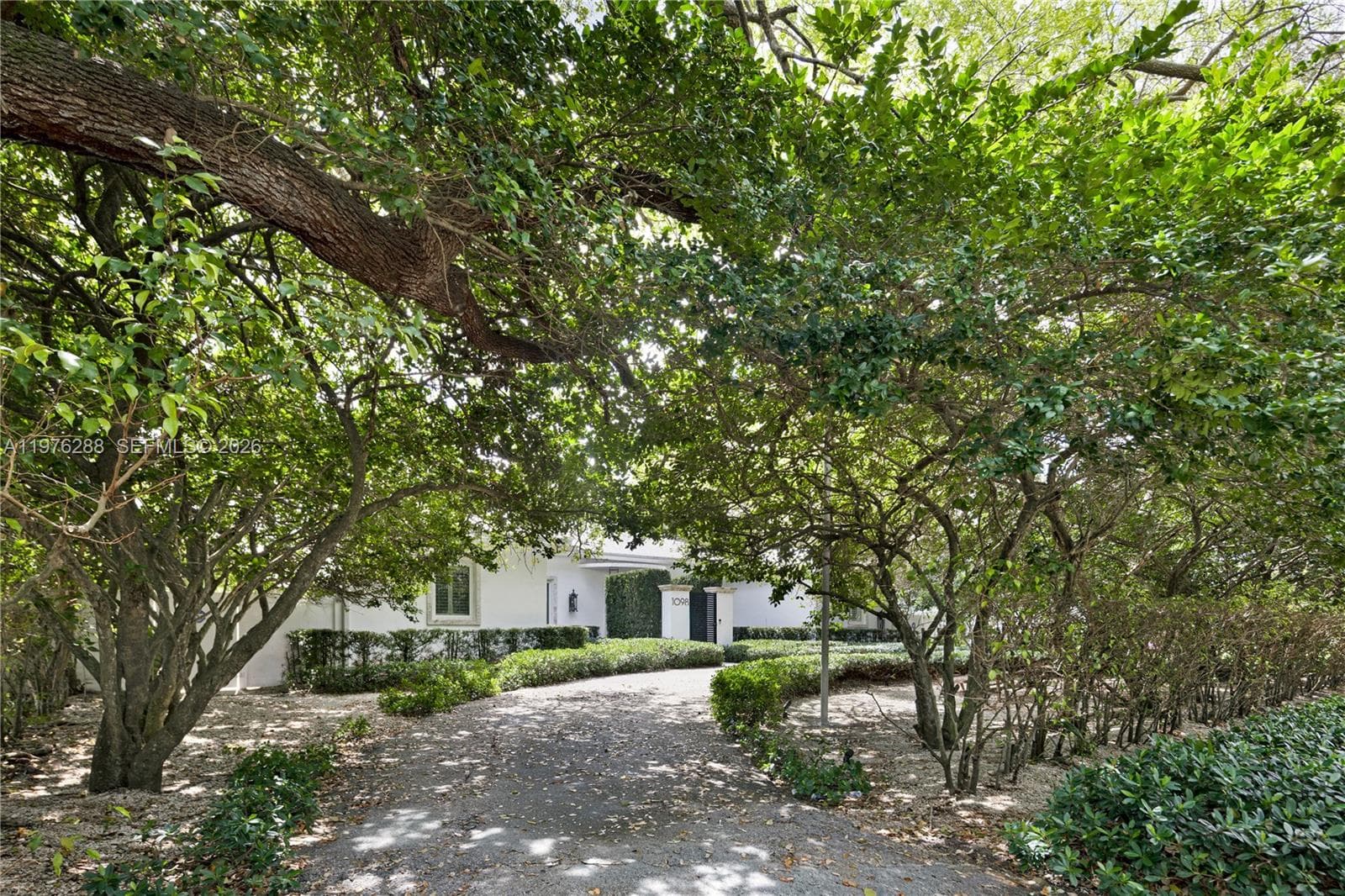 1098 NE 99th St, Miami Shores FL 33138 — 35