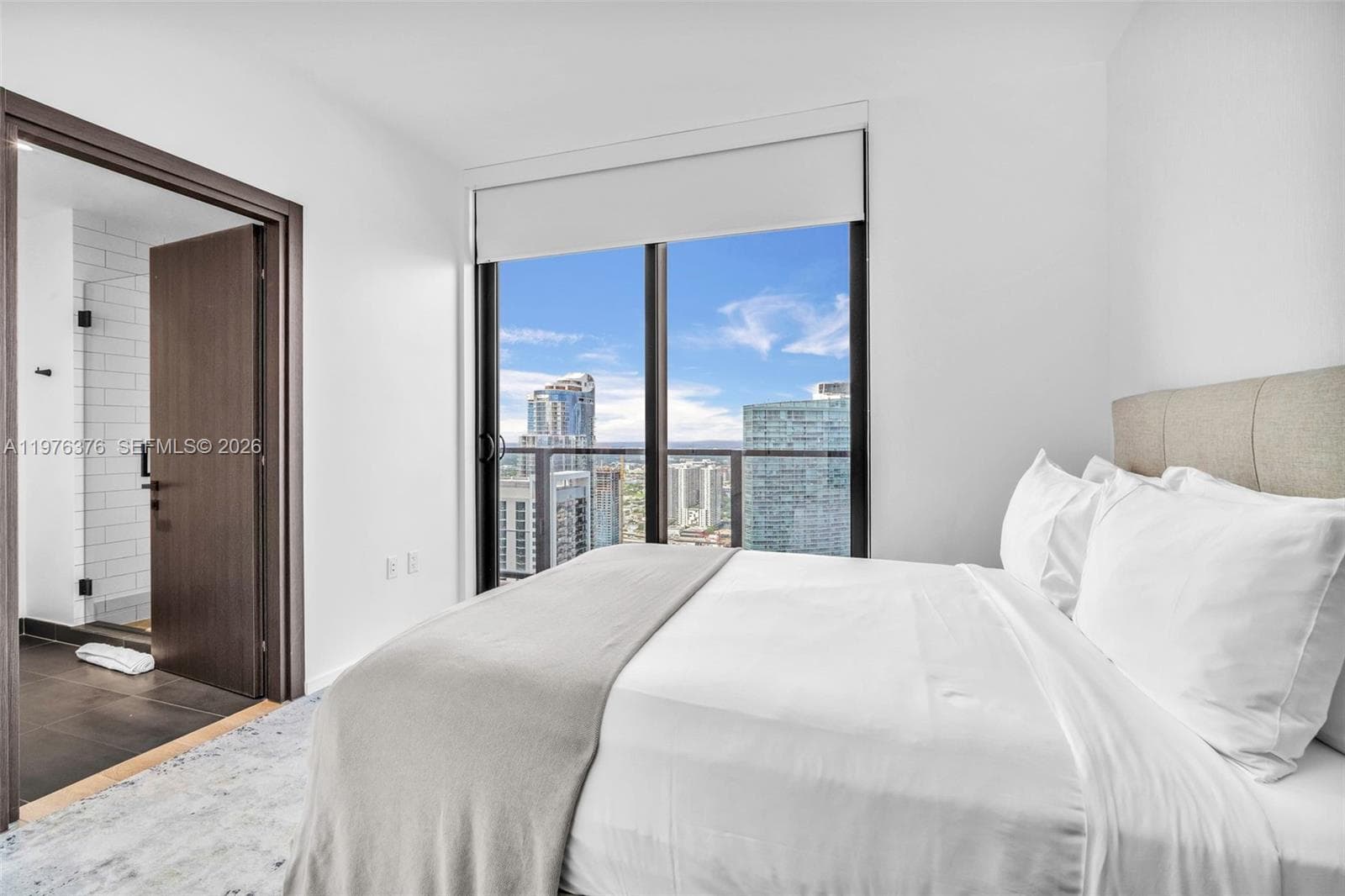 398 NE 5th St # 4701, Miami FL 33132 — 30