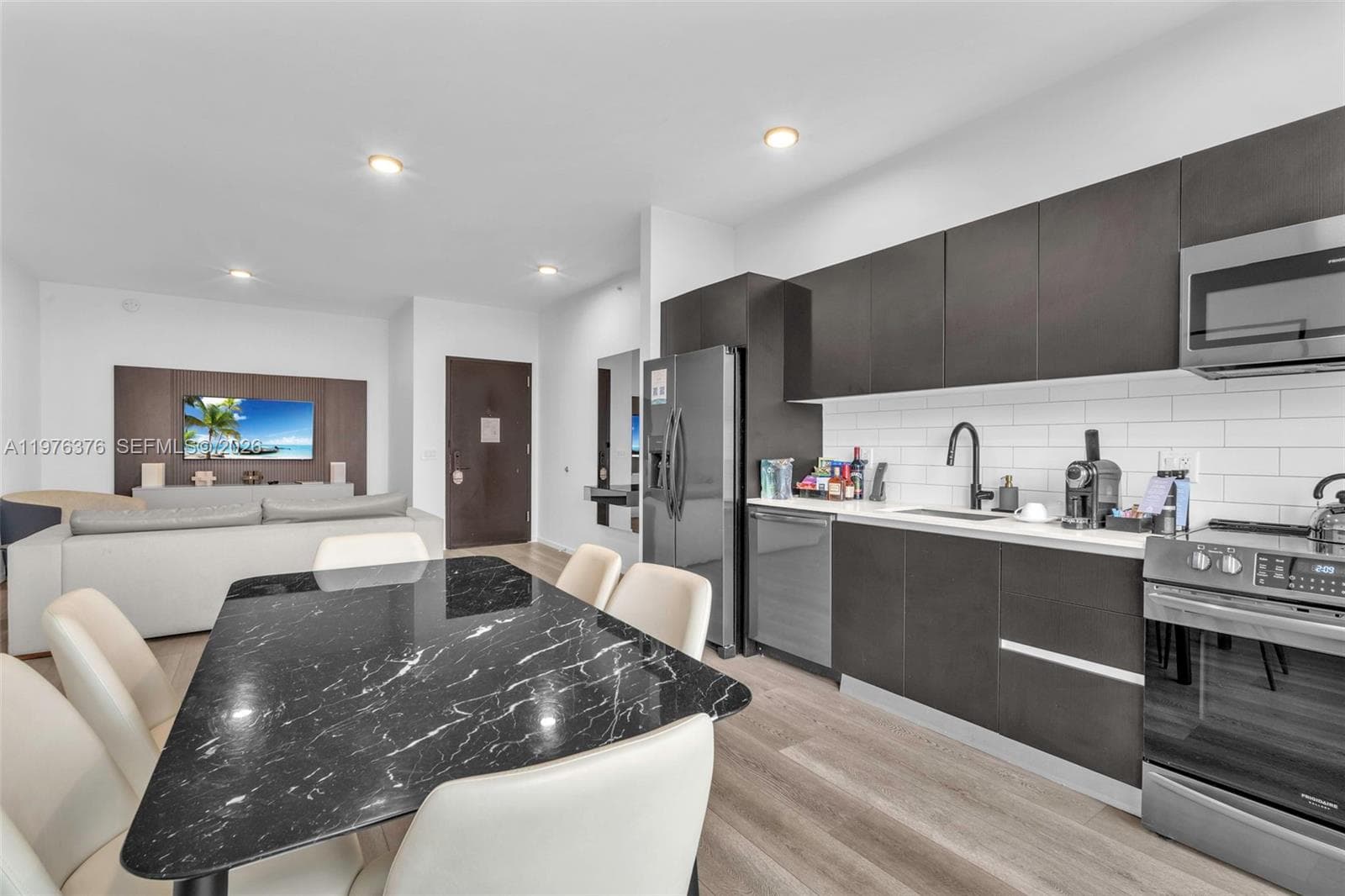 398 NE 5th St # 4701, Miami FL 33132 — 15
