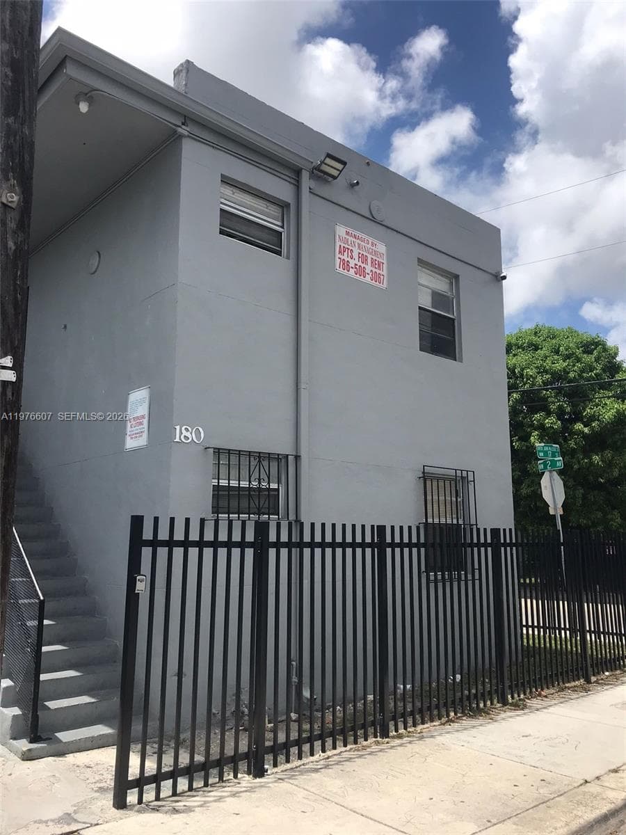 Waddells, Miami, FL — 8