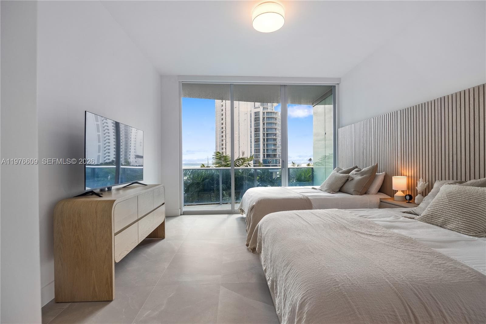 17550 Collins Ave # 502, Sunny Isles Beach FL 33160 — 33