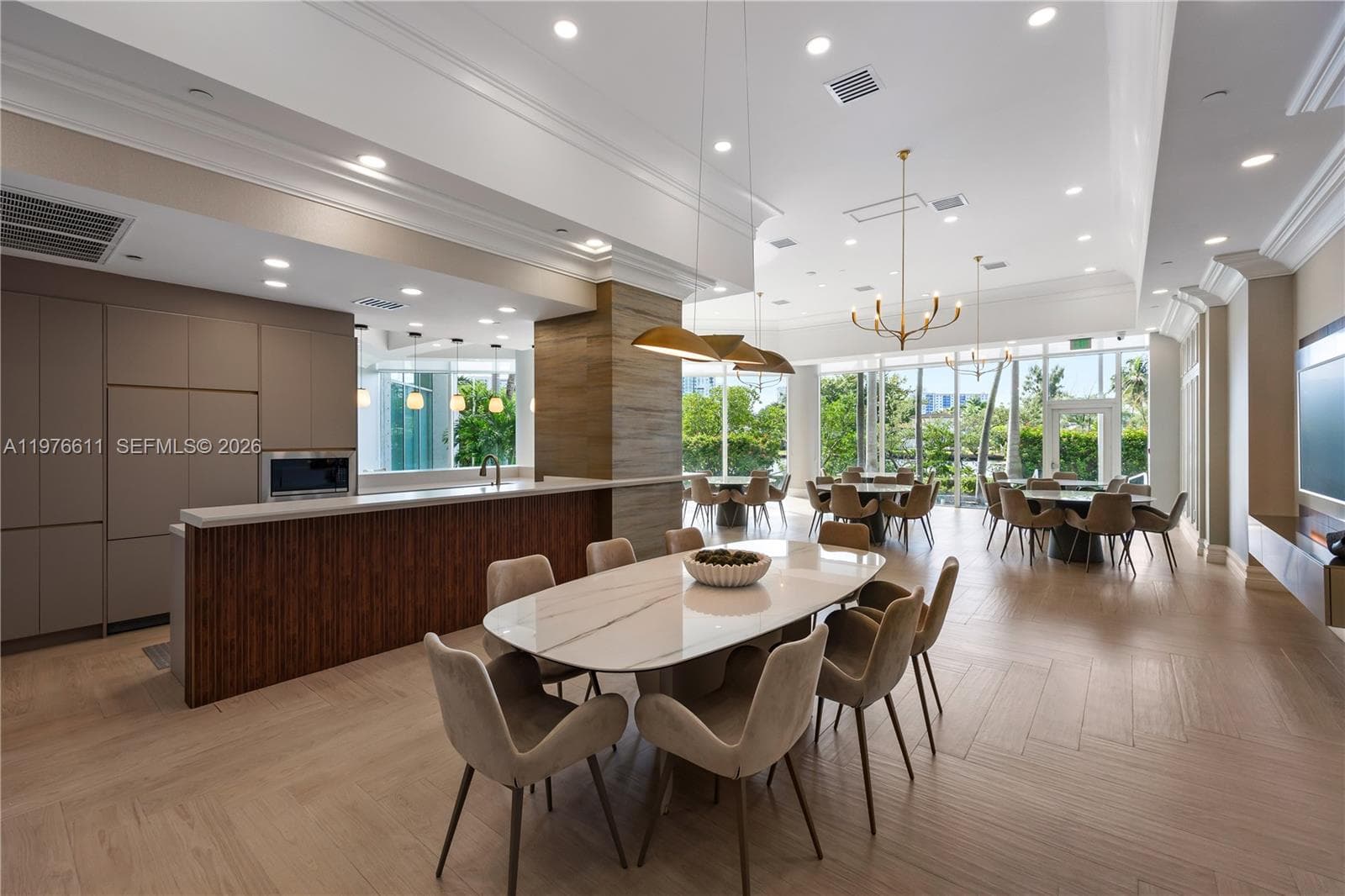 16500 Collins Ave, Sunny Isles Beach FL 33160 — 33