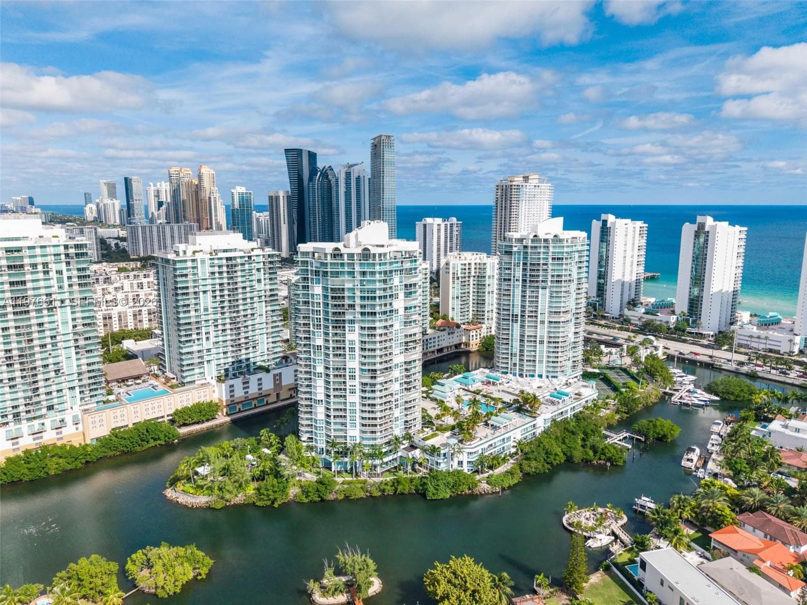 16500 Collins Ave, Sunny Isles Beach FL 33160 — 39