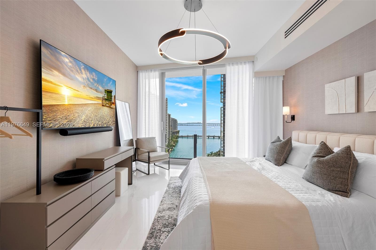 300 Biscayne Blvd Way # 1605, Miami FL 33131 — 16