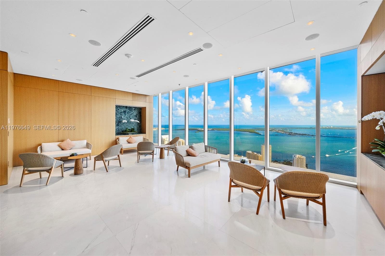 300 Biscayne Blvd Way # 1605, Miami FL 33131 — 38