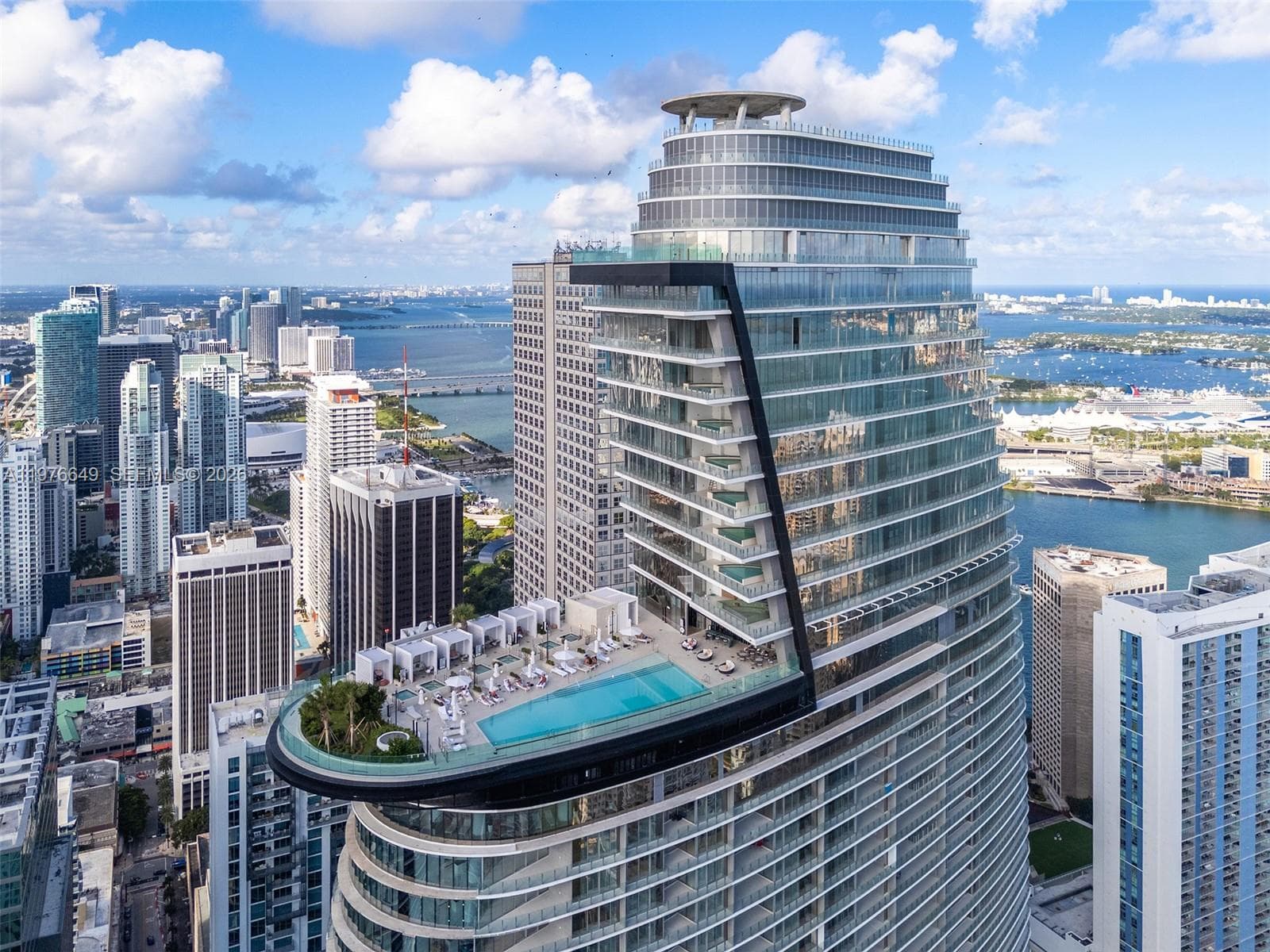 300 Biscayne Blvd Way # 1605, Miami FL 33131 — 25