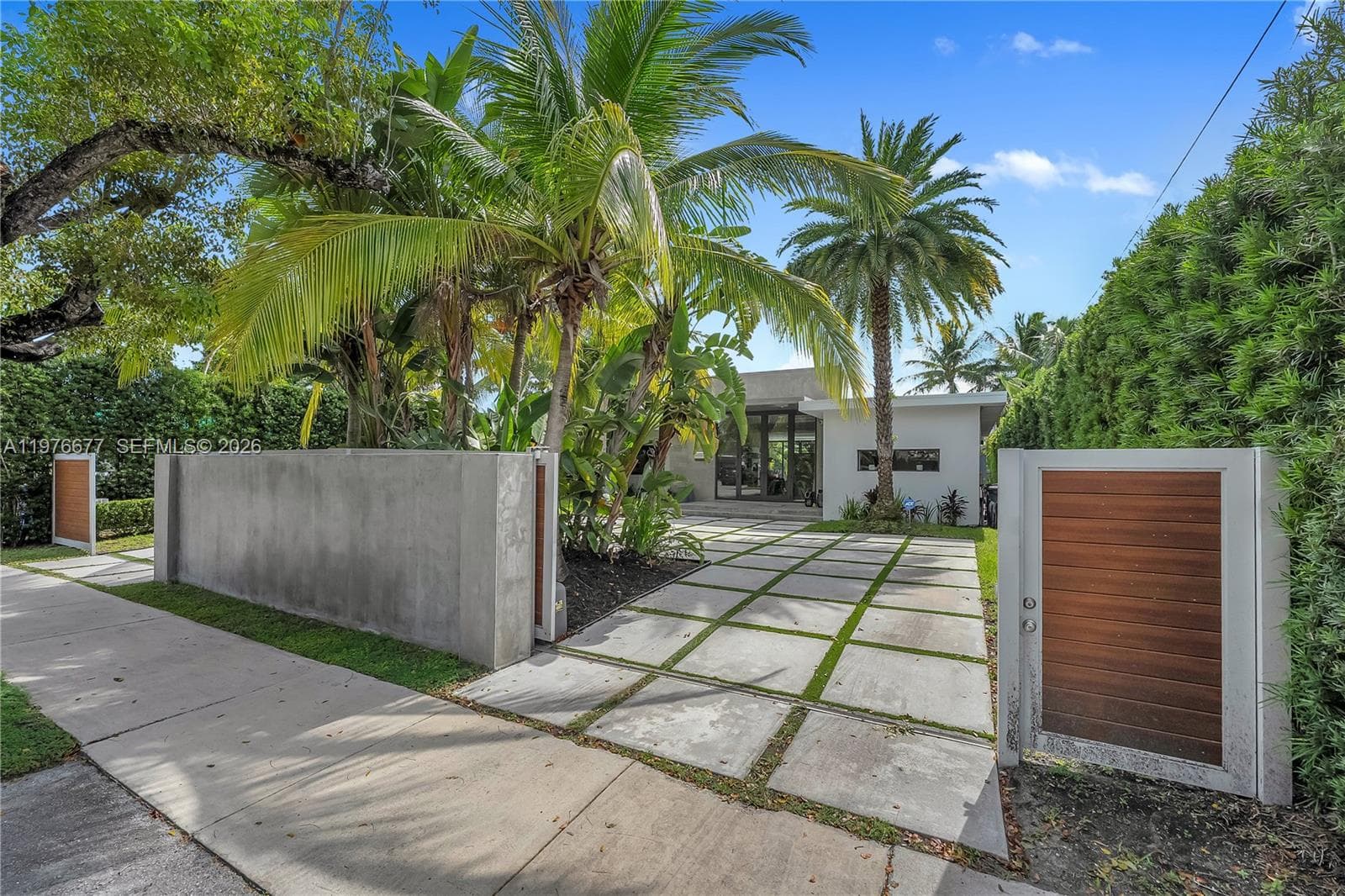 1540 Cleveland Rd, Miami Beach FL 33141 — 25