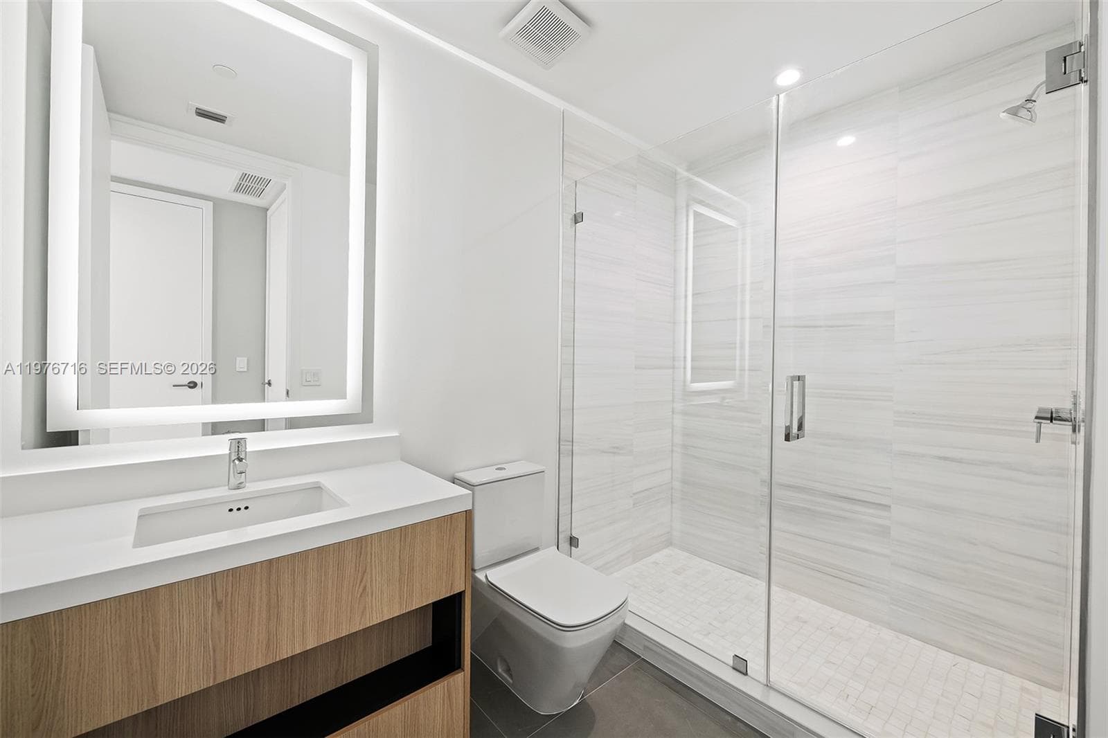 851 NE 1st Ave # 5402, Miami FL 33132 — 23