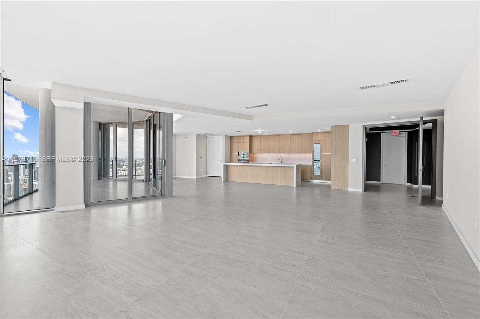 851 NE 1st Ave # 5402, Miami FL 33132 — 12