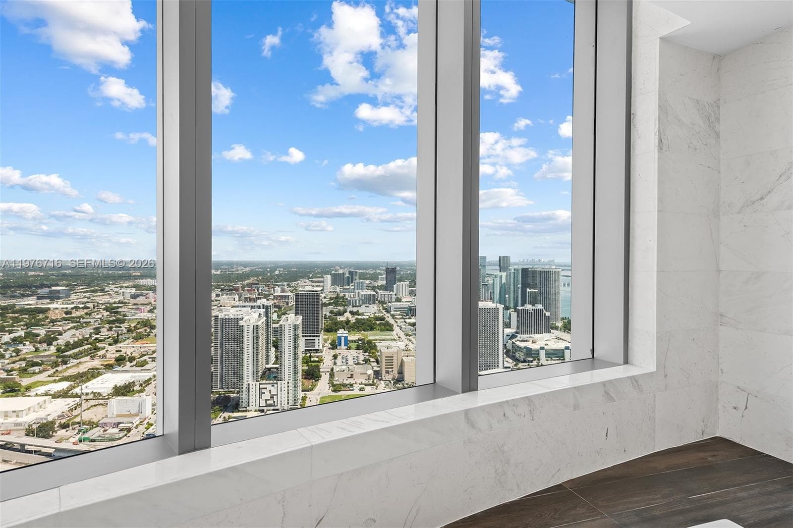 851 NE 1st Ave # 5402, Miami FL 33132 — 7