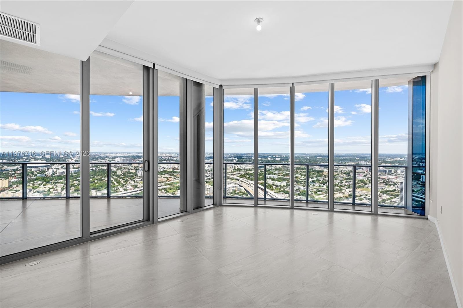 851 NE 1st Ave # 5402, Miami FL 33132 — 20