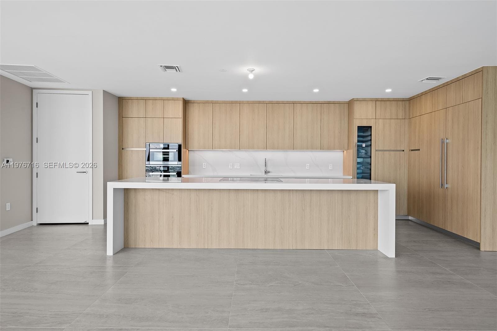 851 NE 1st Ave # 5402, Miami FL 33132 — 9