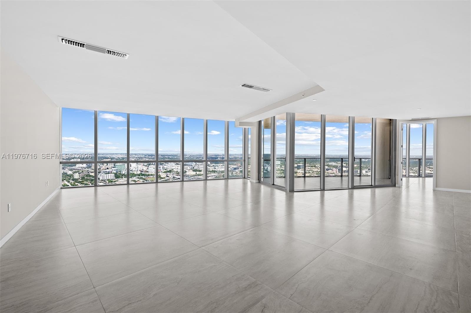851 NE 1st Ave # 5402, Miami FL 33132 — 15