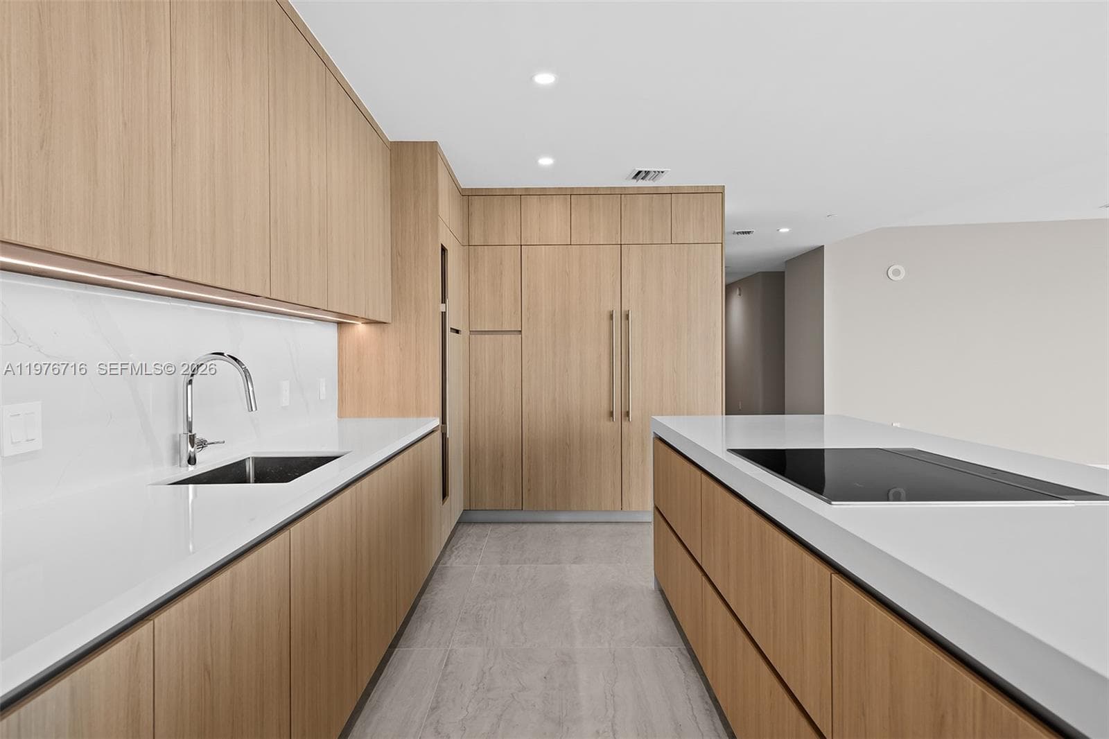 851 NE 1st Ave # 5402, Miami FL 33132 — 11