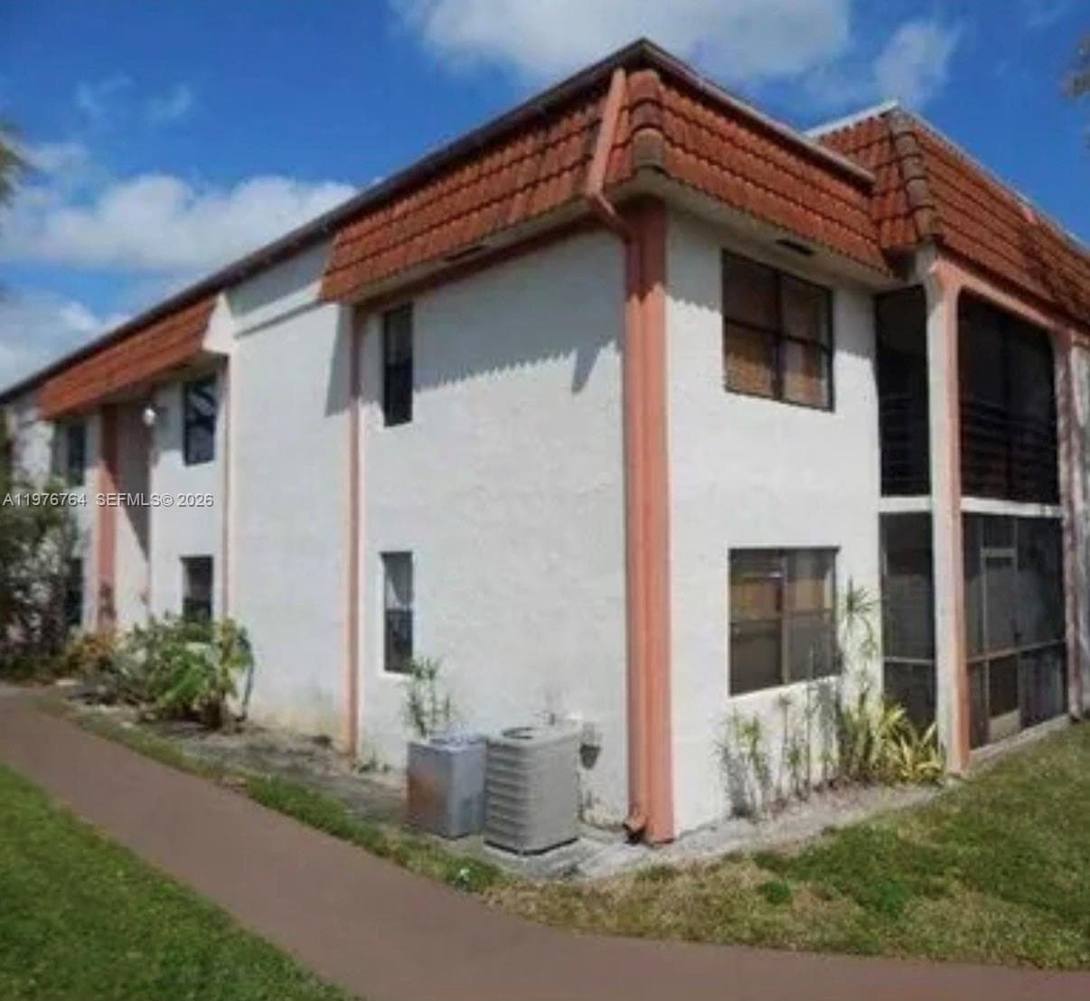 851 NE 207th Ter # 103, Miami FL 33179 — 1