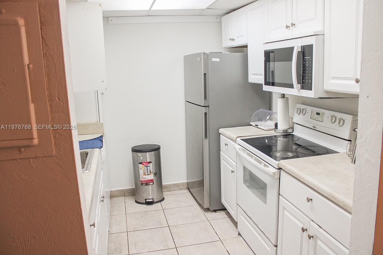 10818 N Kendall Dr # R25, Miami FL 33176 — 1