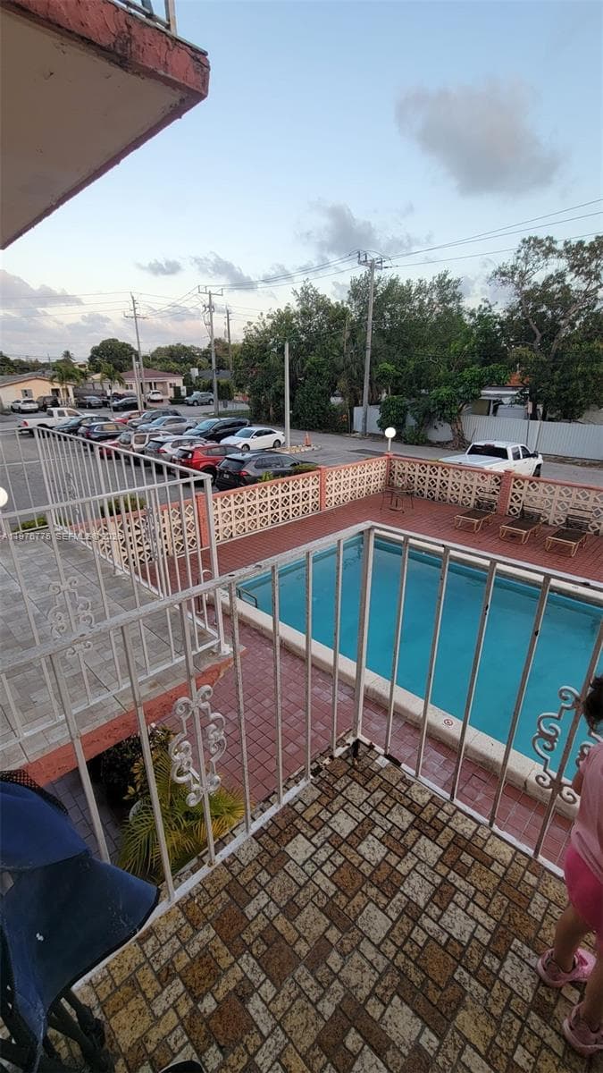 6820 W Flagler St # 207, Miami FL 33144 — 18