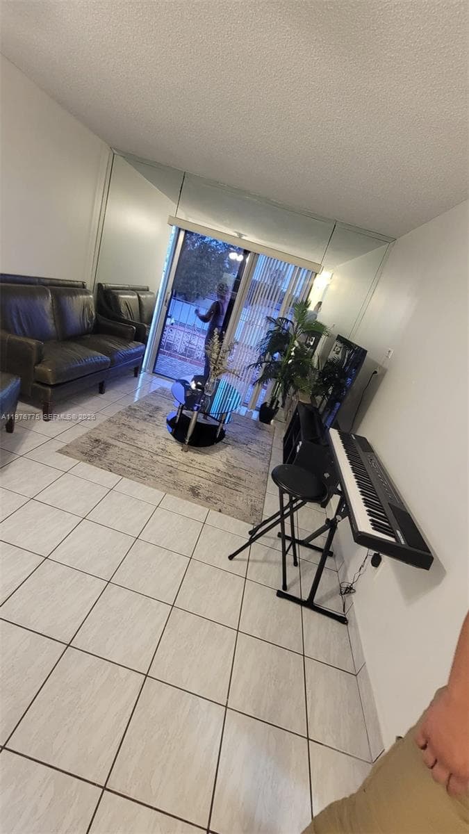 6820 W Flagler St # 207, Miami FL 33144 — 4