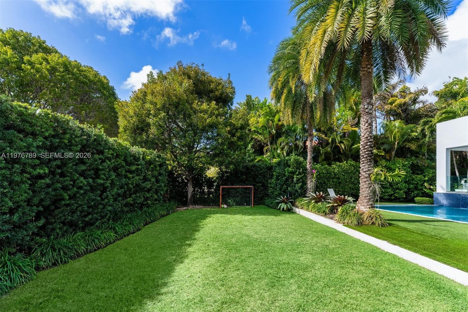 741 Harbor Dr, Key Biscayne FL 33149 — 34